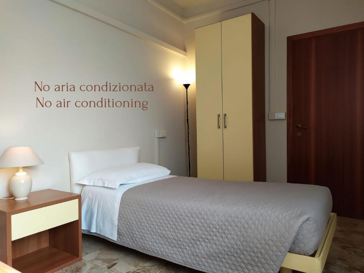 HOTEL B B CAMERACAFFE CENTRO AREZZO 2 Italy from US 114 BOOKED